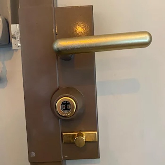 Travaux de blindage de porte